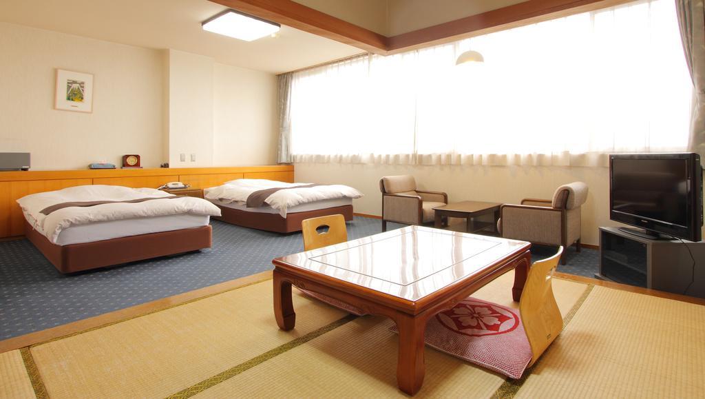 Kasugai View Hotel Fuefuki Exterior photo