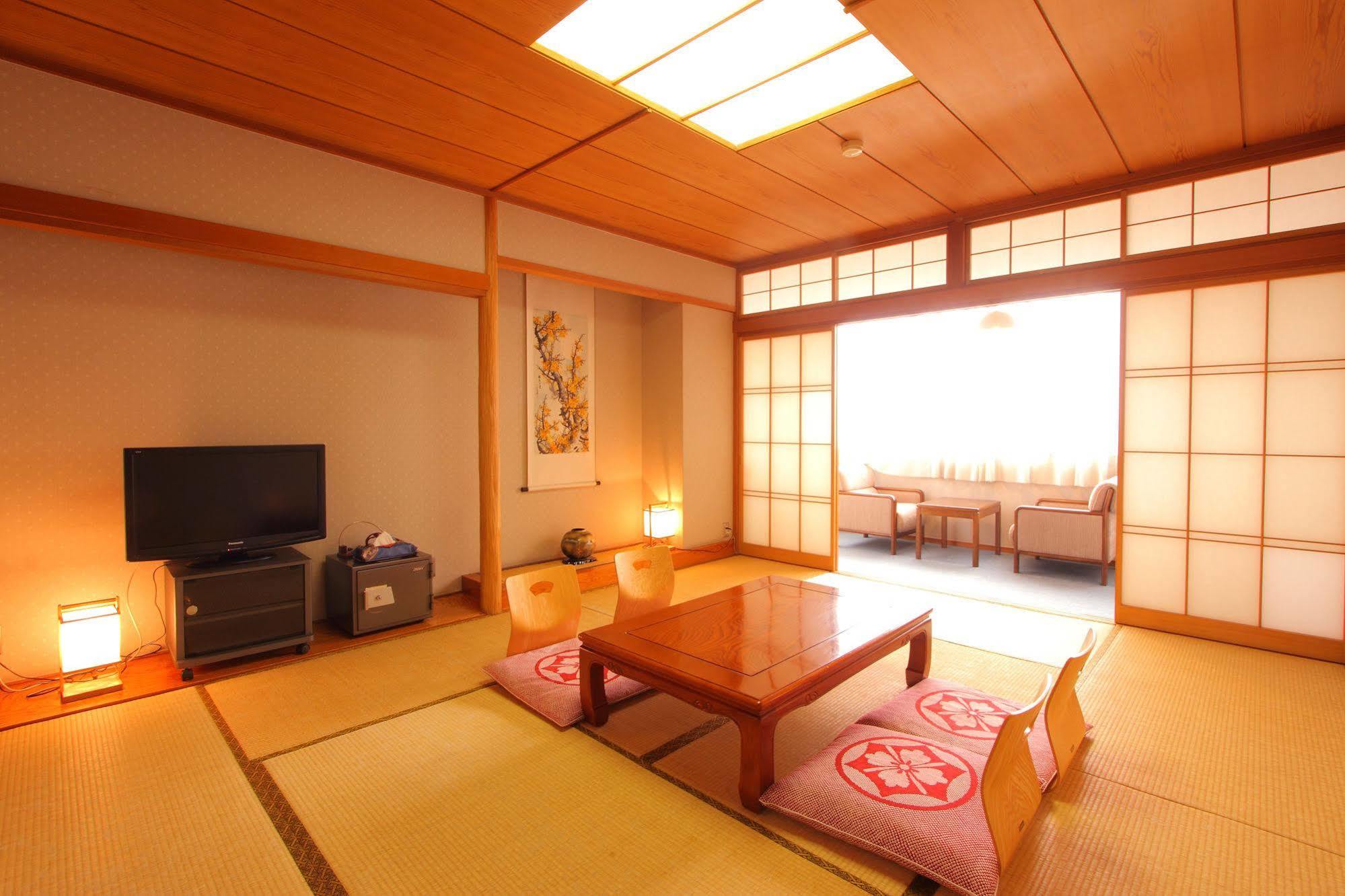 Kasugai View Hotel Fuefuki Exterior photo